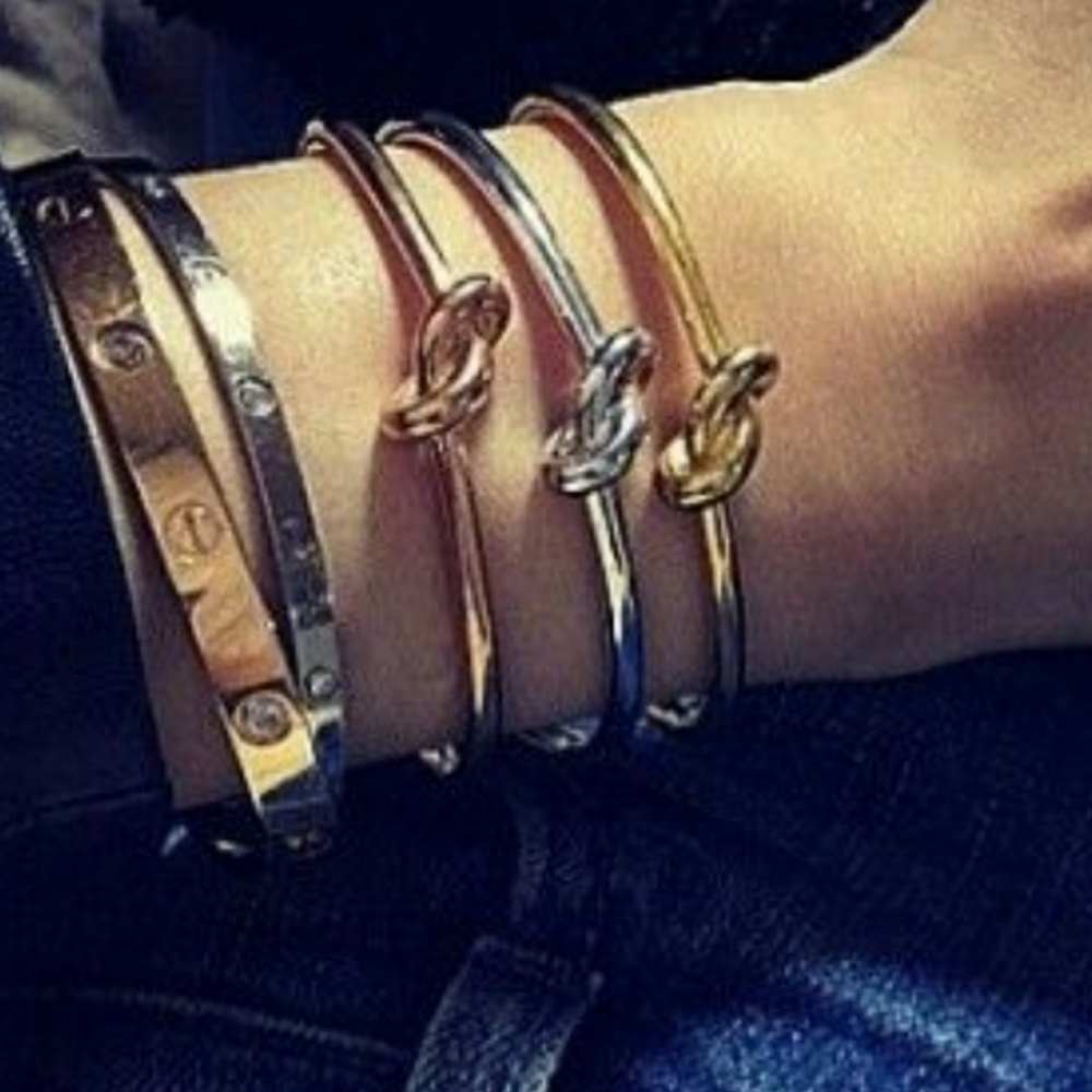 18k Gold Knot bracelet